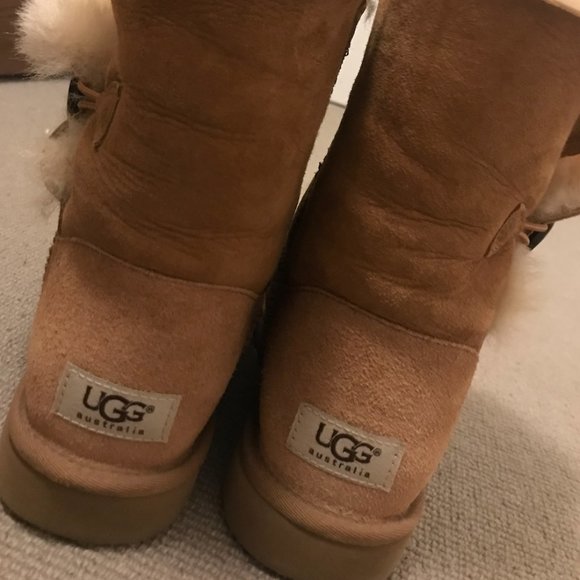 UGG Bailey Button Boot - Picture 5 of 9